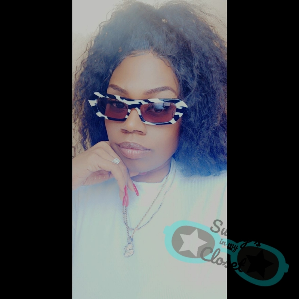 Gucci Diamond Arm Sunglasses 😎 GG0642s Stunning ❤